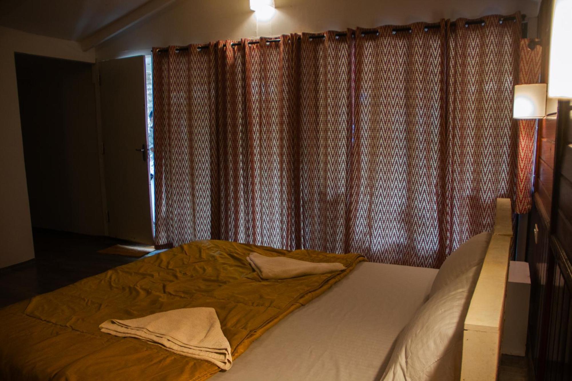 Hotel Cuba Patnem Patnem Beach Esterno foto