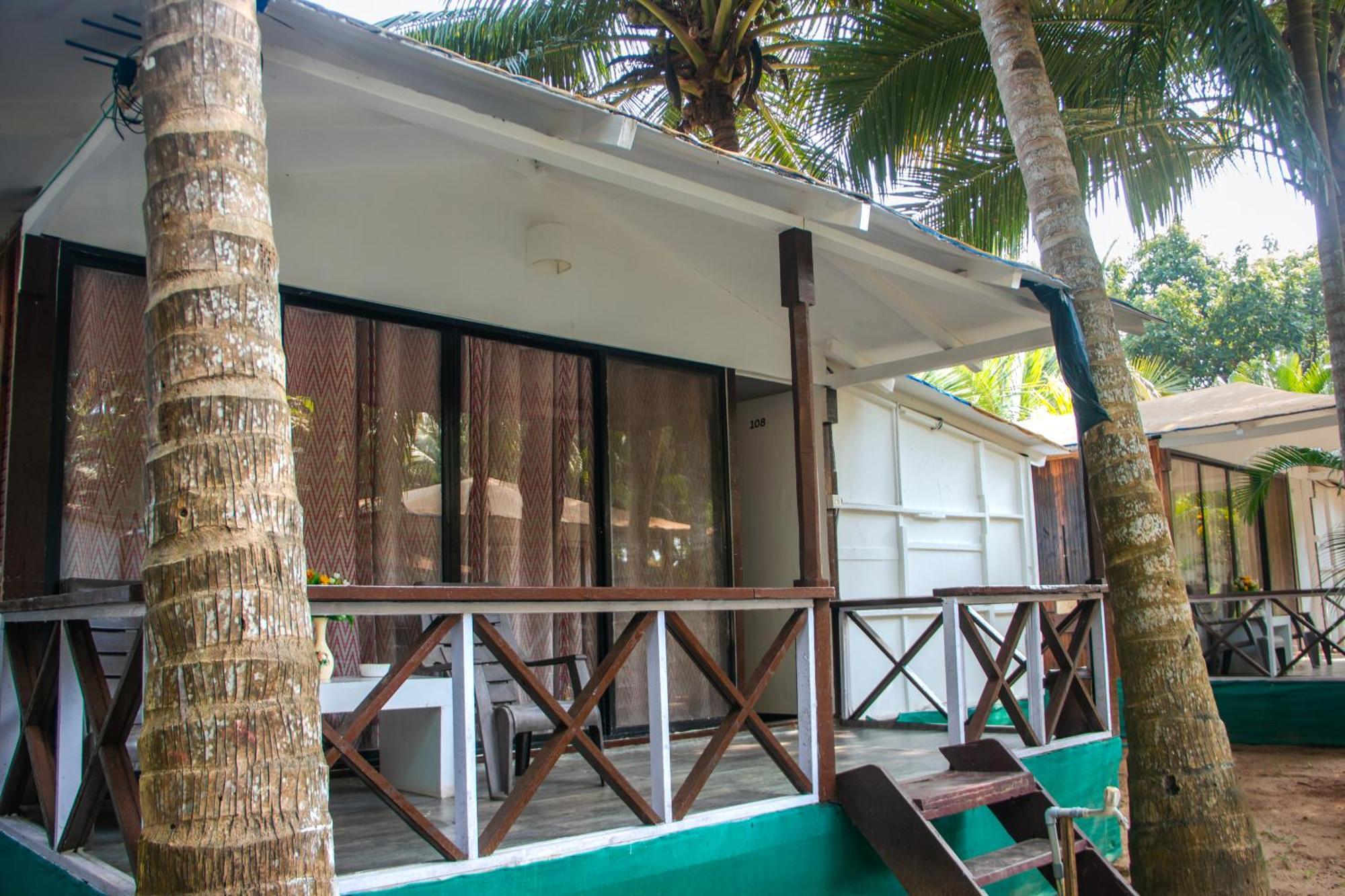 Hotel Cuba Patnem Patnem Beach Esterno foto