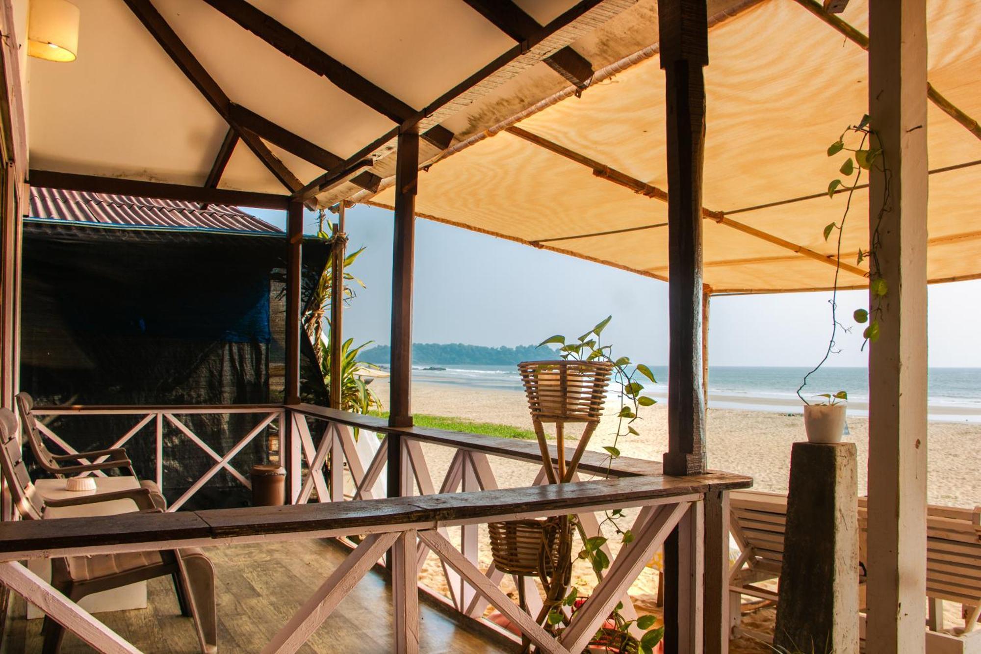 Hotel Cuba Patnem Patnem Beach Esterno foto